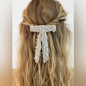 Aqua Pearl-Embellished Hair Clip